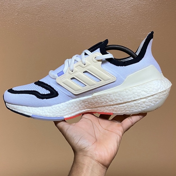 Adidas UltraBoost 22 “White Black Solar Red” Running Sneakers 11.5 Women 10 Men - Picture 5 of 16